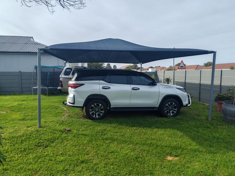 6 Bedroom Property for Sale in Sandbaai Western Cape